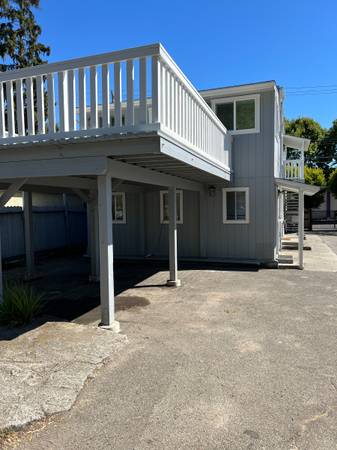 2BR/1BA Duplex · Oakland photo 5