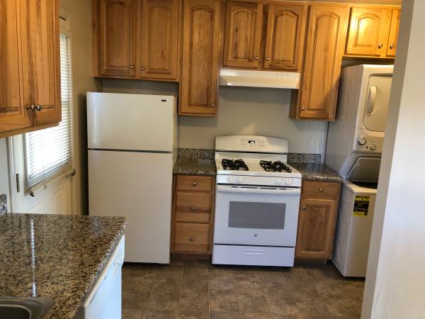 2BR/1BA Townhouse · El Cerrito photo 3