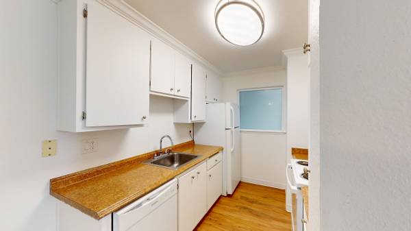2BR/2BA Apartment on Alameda Del Prado - 325 · Novato photo 5