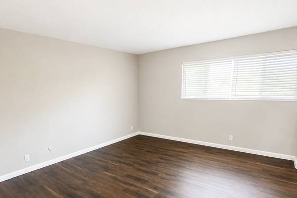 2BR/2BA Townhouse · Hayward
