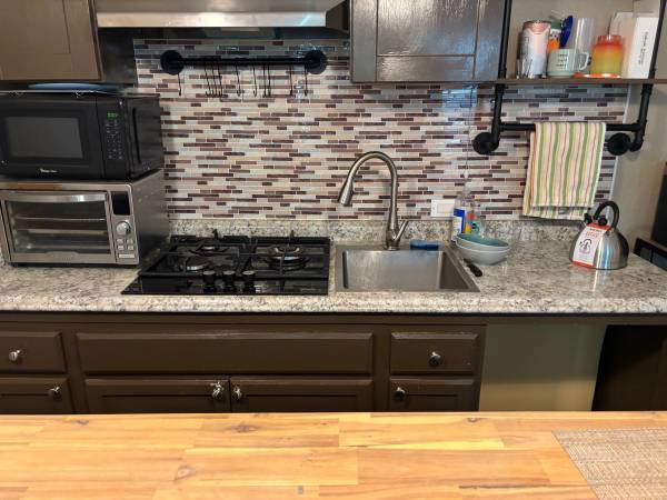 1BR/1BA Apartment · Petaluma photo 3