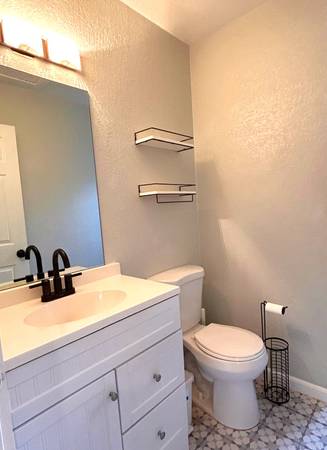 0BR/1BA In Law Adu · Richmond photo 4