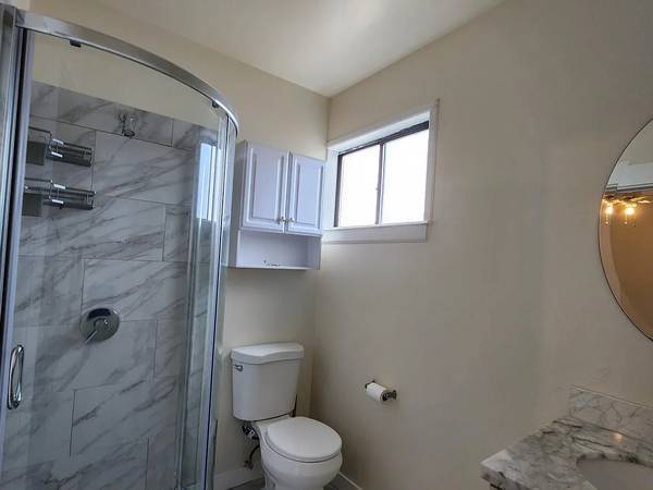 2BR/1BA Apartment on Black Diamond Near West 10th · Pittsburg photo 5
