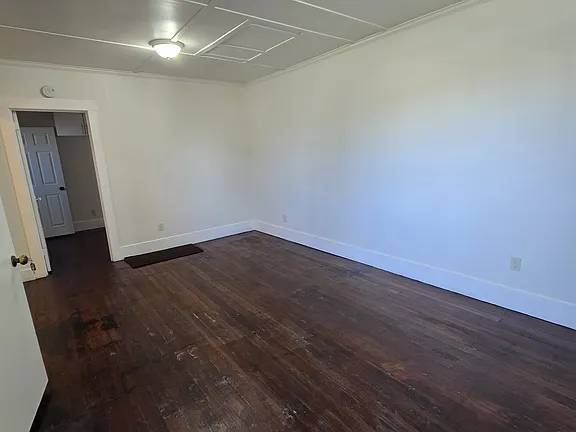 2BR/1BA Apartment on Black Diamond Near West 10th · Pittsburg photo 4
