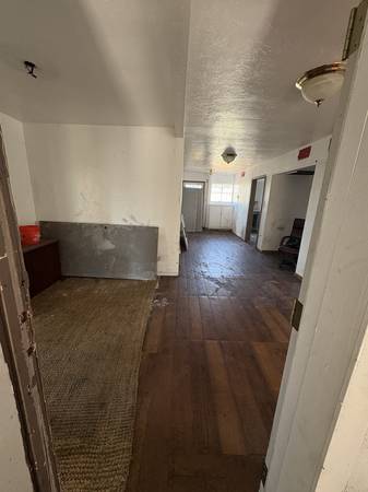 4BR/2BA Single Family House · Richmond photo 3