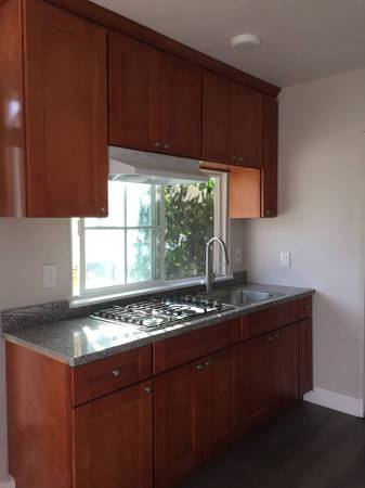 2BR/1BA Single Family House · San Jose photo 4