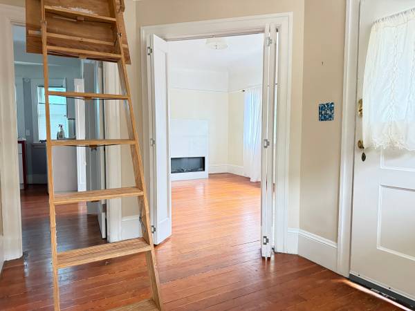 1BR/1BA Duplex on 57th St Aka Bobby Seale Way · Emeryville photo 5