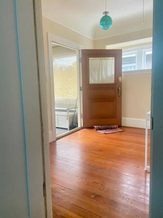 1BR/1BA Duplex on 57th St Aka Bobby Seale Way · Emeryville photo 3