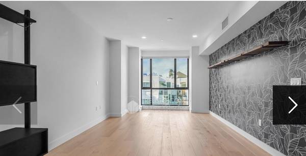 2BR/2BA Condo · San Francisco photo 4