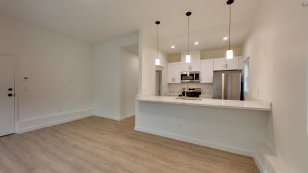 1BR/1BA Apartment on La Playa Street A · San Francisco photo 2