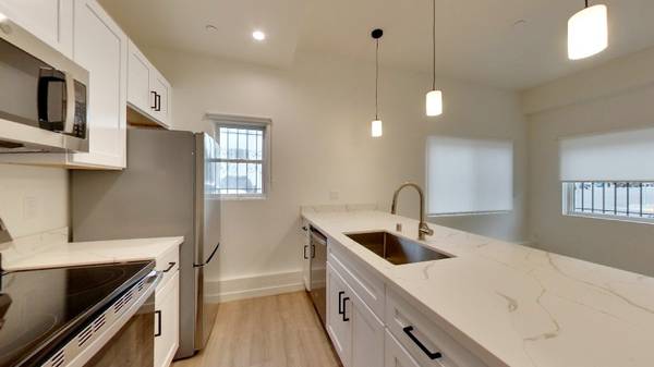 1BR/1BA Apartment on La Playa Street A · San Francisco photo 4