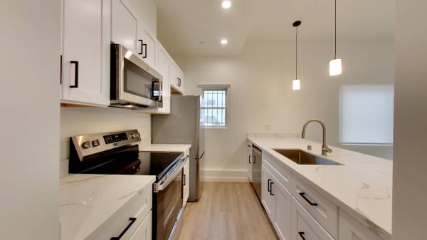 1BR/1BA Apartment on La Playa Street A · San Francisco photo 3