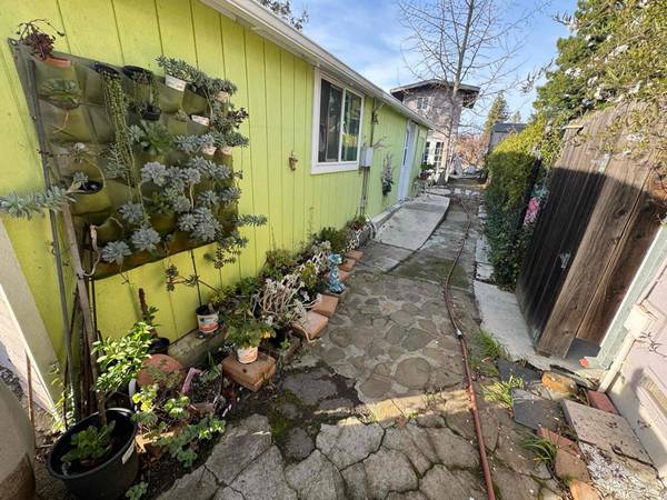 1BR/1BA Single Family House · Napa photo 2