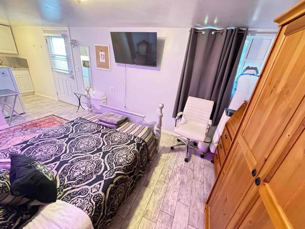 1BR/1BA Single Family House · Napa photo 4