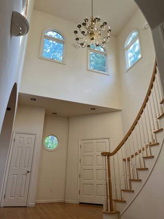 5BR/3BA Single Family House · Menlo Park photo 3