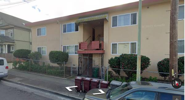 2BR/1BA Apartment on E 21st St · Oakland