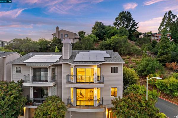 3BR/3BA Townhouse · Oakland