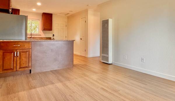 Apartments on Sonoma Highway - 6 · Boyes Hot Springs photo 5