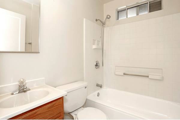 2BR/1BA Apartment · Richmond photo 2
