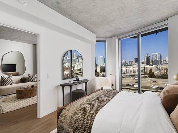 2BR/2BA Apartment · San Francisco photo 2
