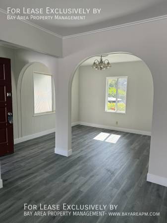 2BR/1BA Single Family House on Hampton Avenue · Redwood City photo 3