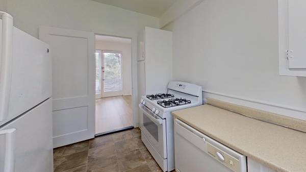 2BR/1BA Townhouse on Rivas Avenue · San Francisco photo 5