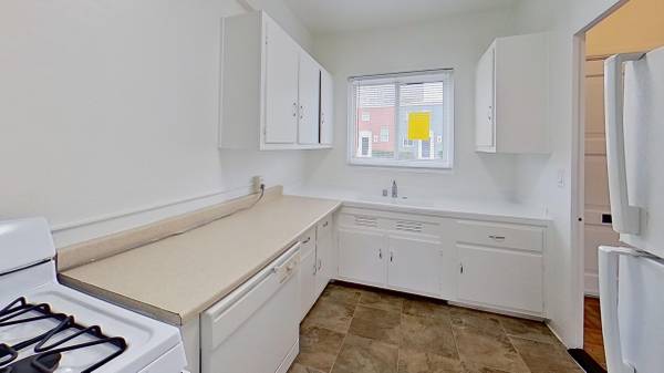2BR/1BA Townhouse on Rivas Avenue · San Francisco photo 4