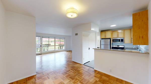 3BR/2BA Townhouse on Arballo Drive · San Francisco photo 2