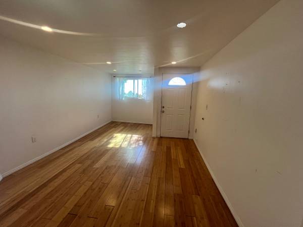 1BR/1BA Apartment · Oakland photo 3