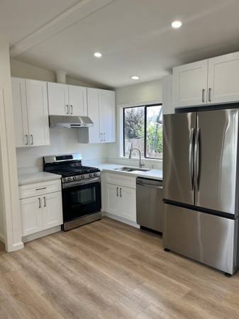 3BR/2BA Single Family House · Oakland photo 3