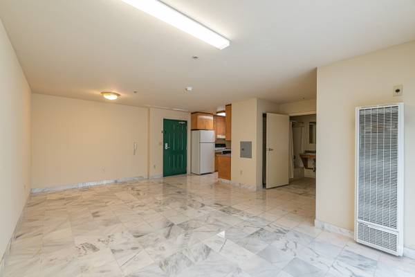 1BR/1BA Apartment on California Street · Concord photo 3