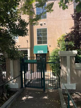 1BR/1BA Apartment on California Street · Concord