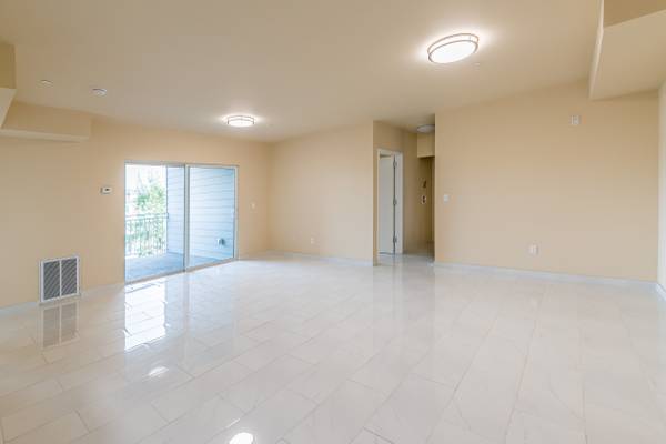 2BR/2BA Apartment on Lester Ave · Oakland photo 3