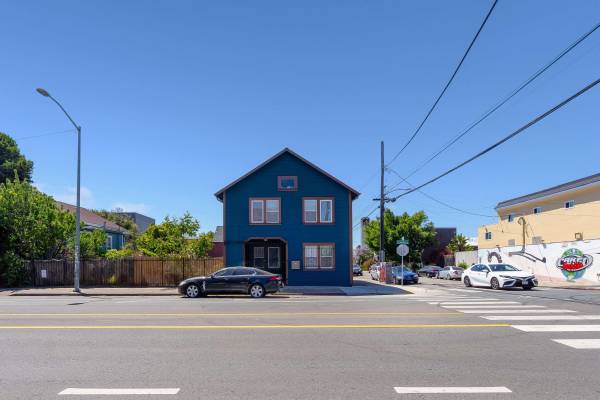 2BR/1BA Duplex · Oakland