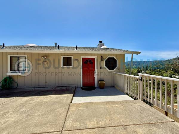 4BR/4BA Townhouse on Live Oak · Fairfax photo 5