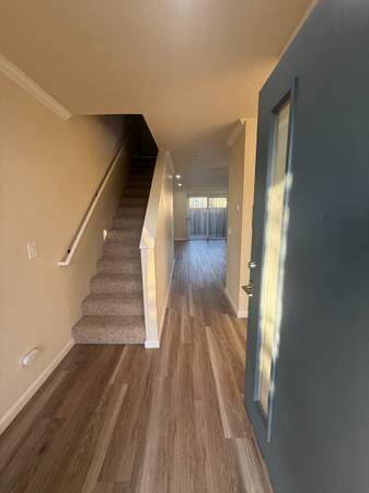 2BR/1BA Single Family House on Sonoma Highway · Santa Rosa photo 2