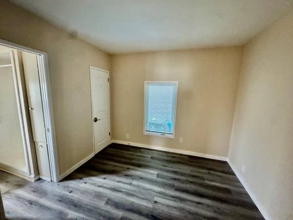 3BR/2BA Single Family House on Waltermire St · Belmont photo 2