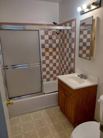 2BR/1BA Apartment on Mission Ave. Near 14th Street · Richmond photo 3