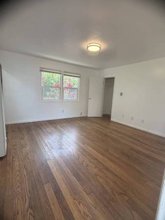 0BR/1BA Single Family House on Washington Ave Near Pierce St · Albany photo 2