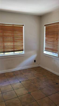 3BR/1BA Apartment · Berkeley photo 3