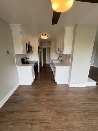 2BR/2BA Apartment · Larkspur