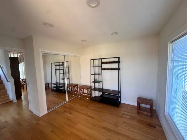 1BR/1BA Duplex · Emeryville