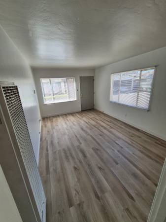 1BR/1BA Apartment · Oakland photo 3