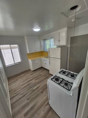 1BR/1BA Apartment · Oakland photo 5