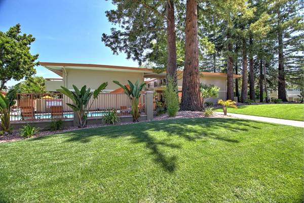 Apartments on Sand Hill · Menlo Park photo 3