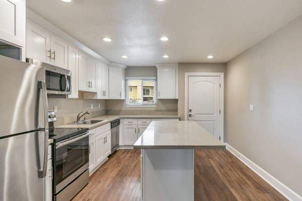 Apartments on Fremont Blvd · Fremont photo 3