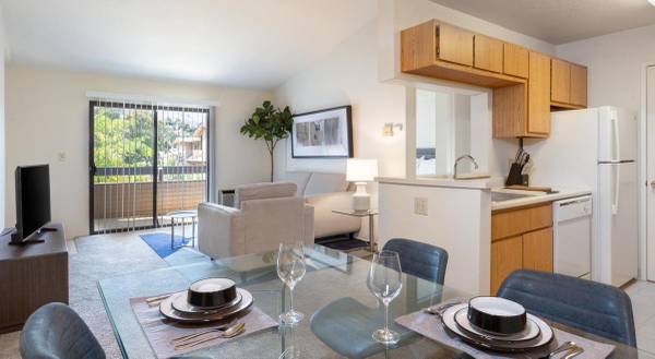 Apartments on Del Monte Avenue · Morgan Hill photo 4
