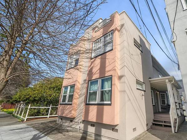 1BR/1BA Apartment on Wheeler St · Berkeley photo 2
