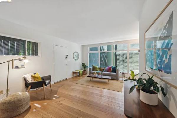 1BR/1BA Condo on Le Conte Avenue · Berkeley photo 4