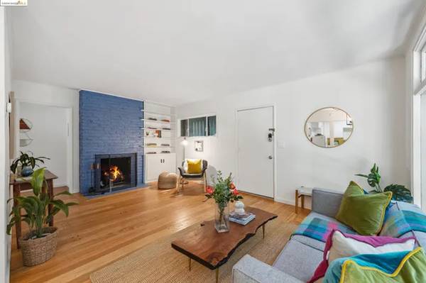 1BR/1BA Condo on Le Conte Avenue · Berkeley photo 3